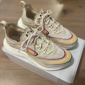 APL Streamline Running Shoes - W9 (fits like an 8)